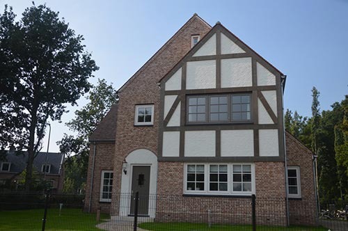 Villa in Engelse stijl met vakwerkgevel